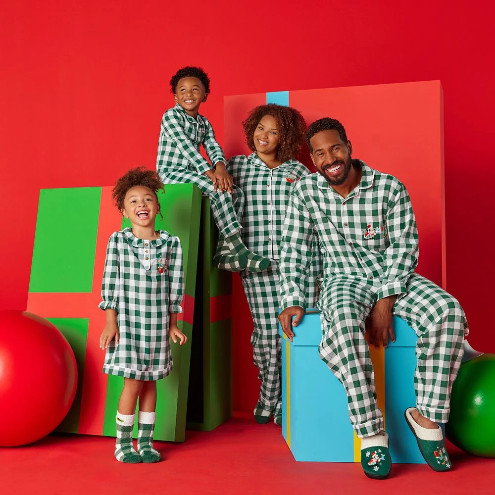 Disney Minnie Mouse And Daisy Duck Holiday Family Matching Sleep Set For Women - Image 2